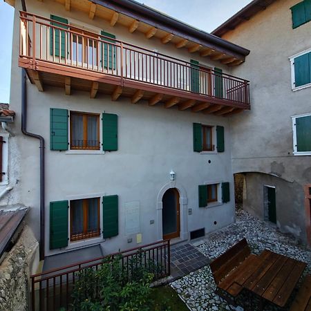 Casa Antico Borgo - Appartamento 1 Ассенца-ді-Брензоне Екстер'єр фото