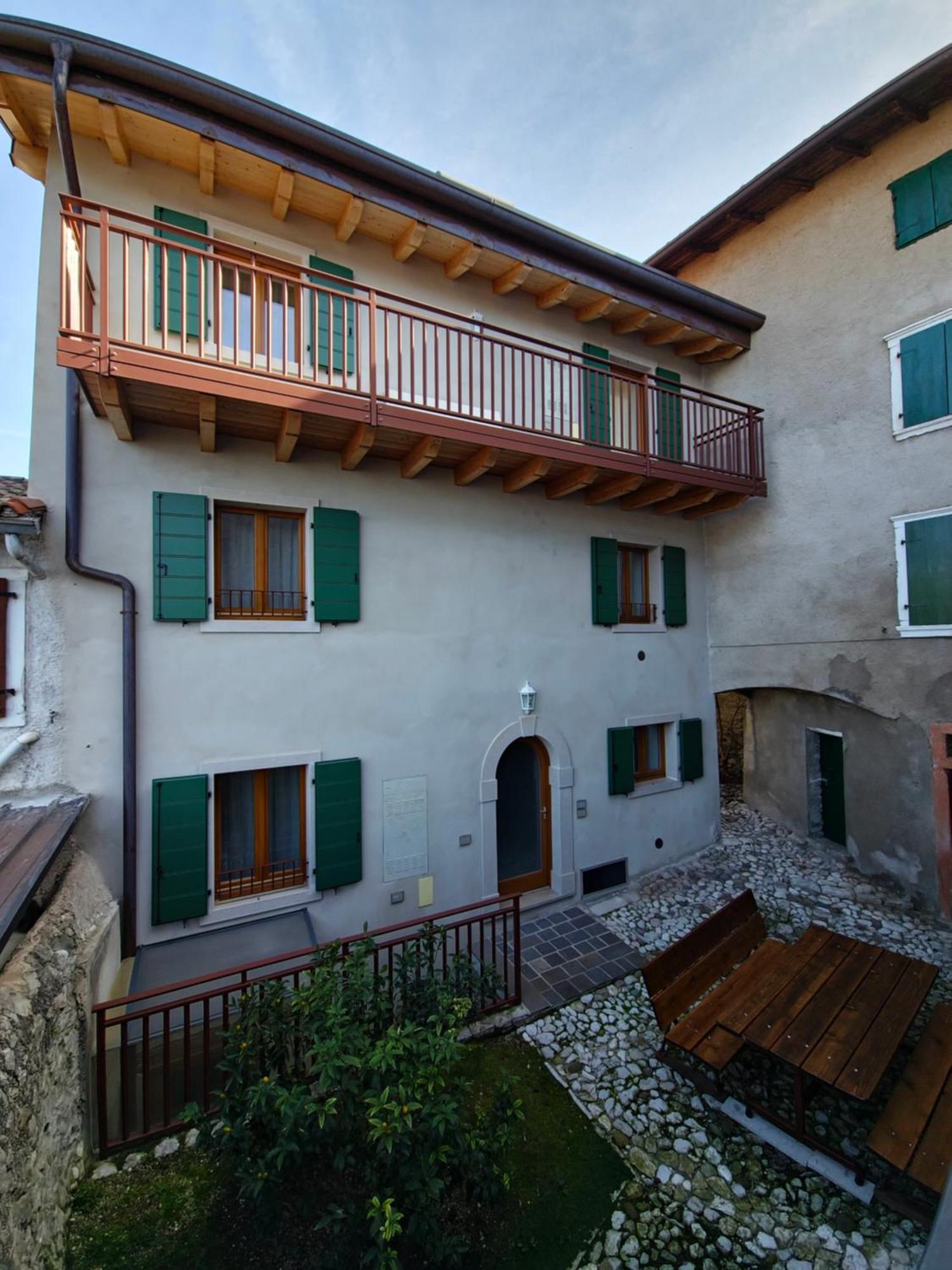Casa Antico Borgo - Appartamento 1 Ассенца-ді-Брензоне Екстер'єр фото